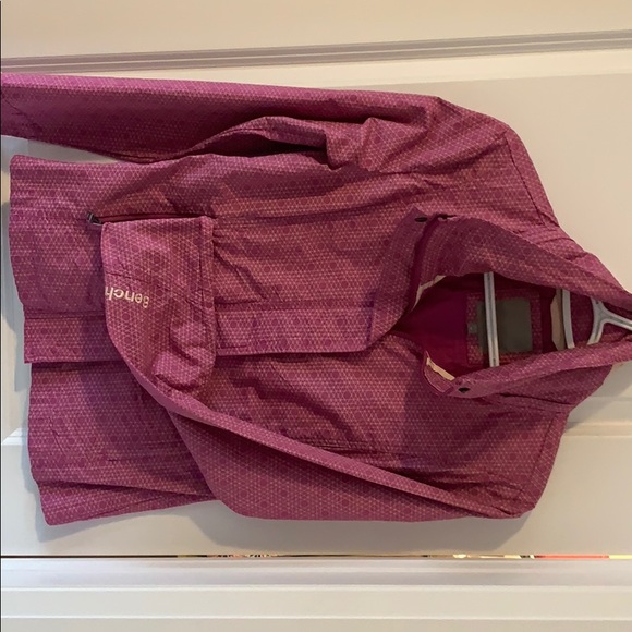 Bench - Picture 1 of 1